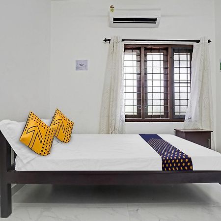 Spot On Blissful Villa Kochi Luaran gambar